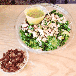 Commandez votre salade-repas prête à manger aux haricots blancs marinés